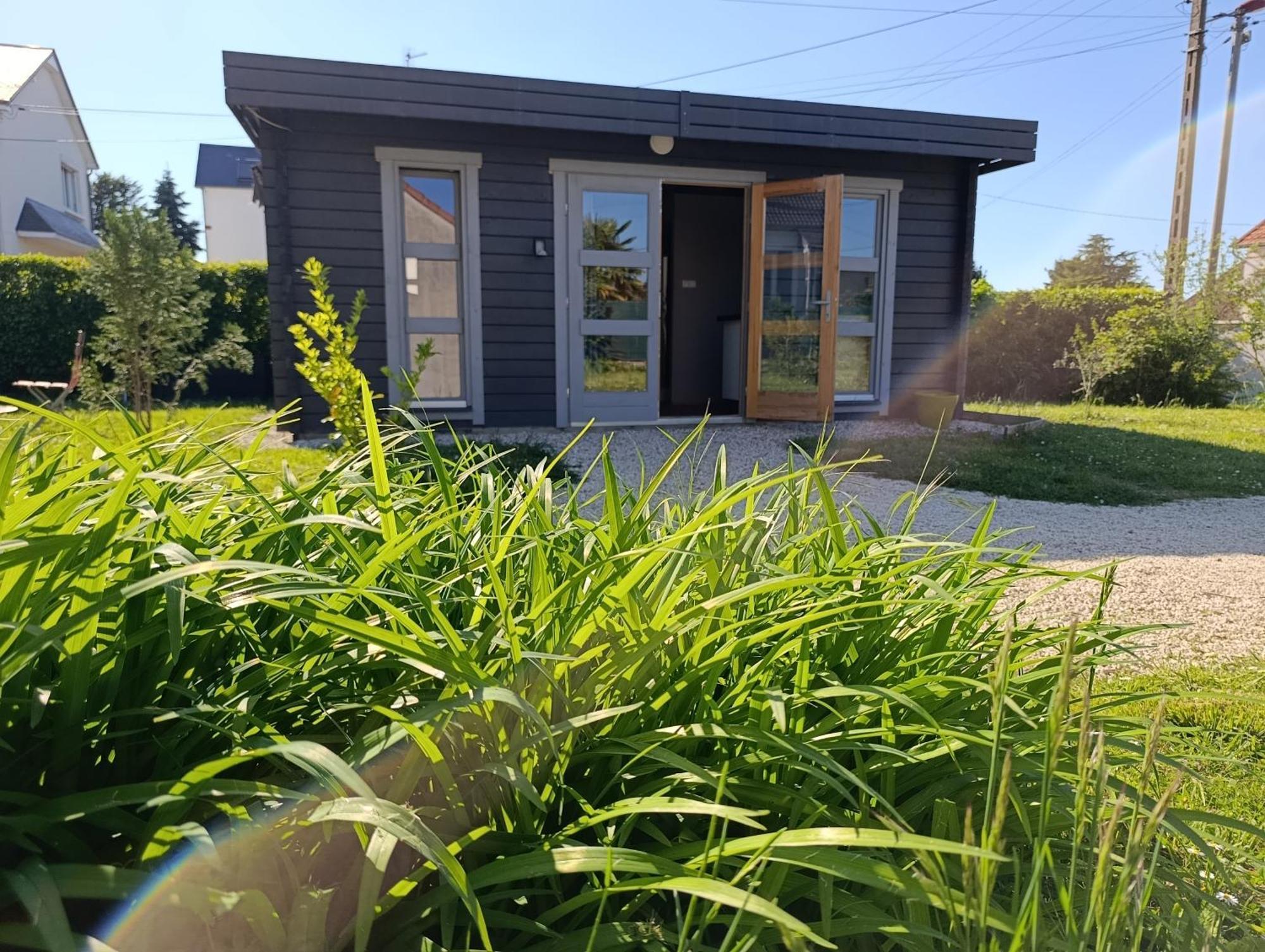 Tiny House Toute Equipee Avec Jardin Saint-Florent-sur-Cher Exteriér fotografie